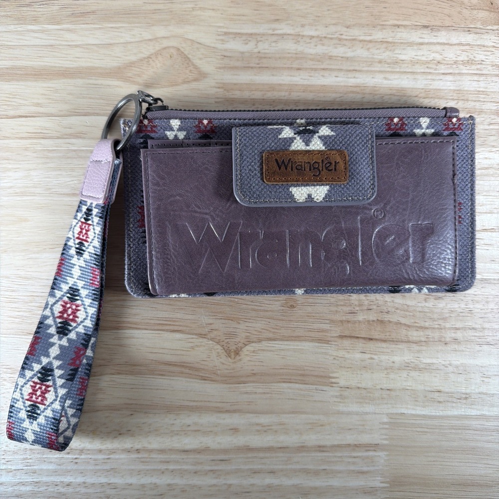 Wrangler Aztec Wallet Women's Wristlet Purple Faux Leather & Canvas Gift Item